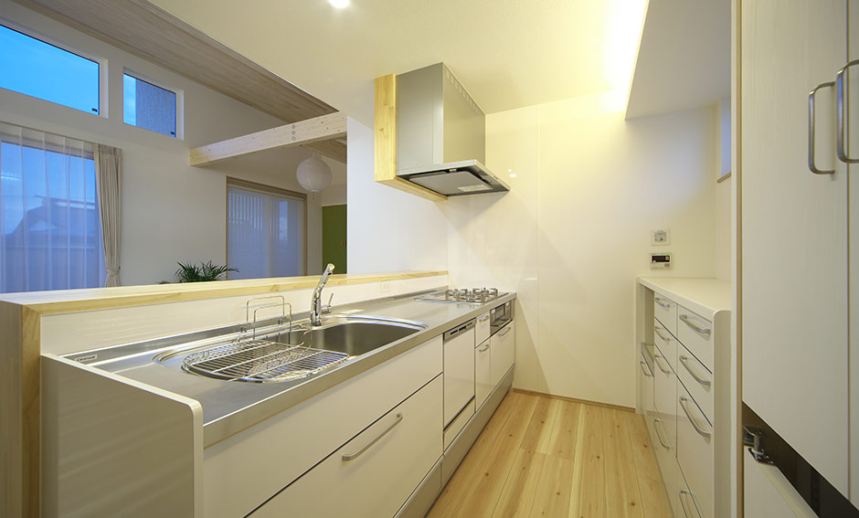 内観:キッチン