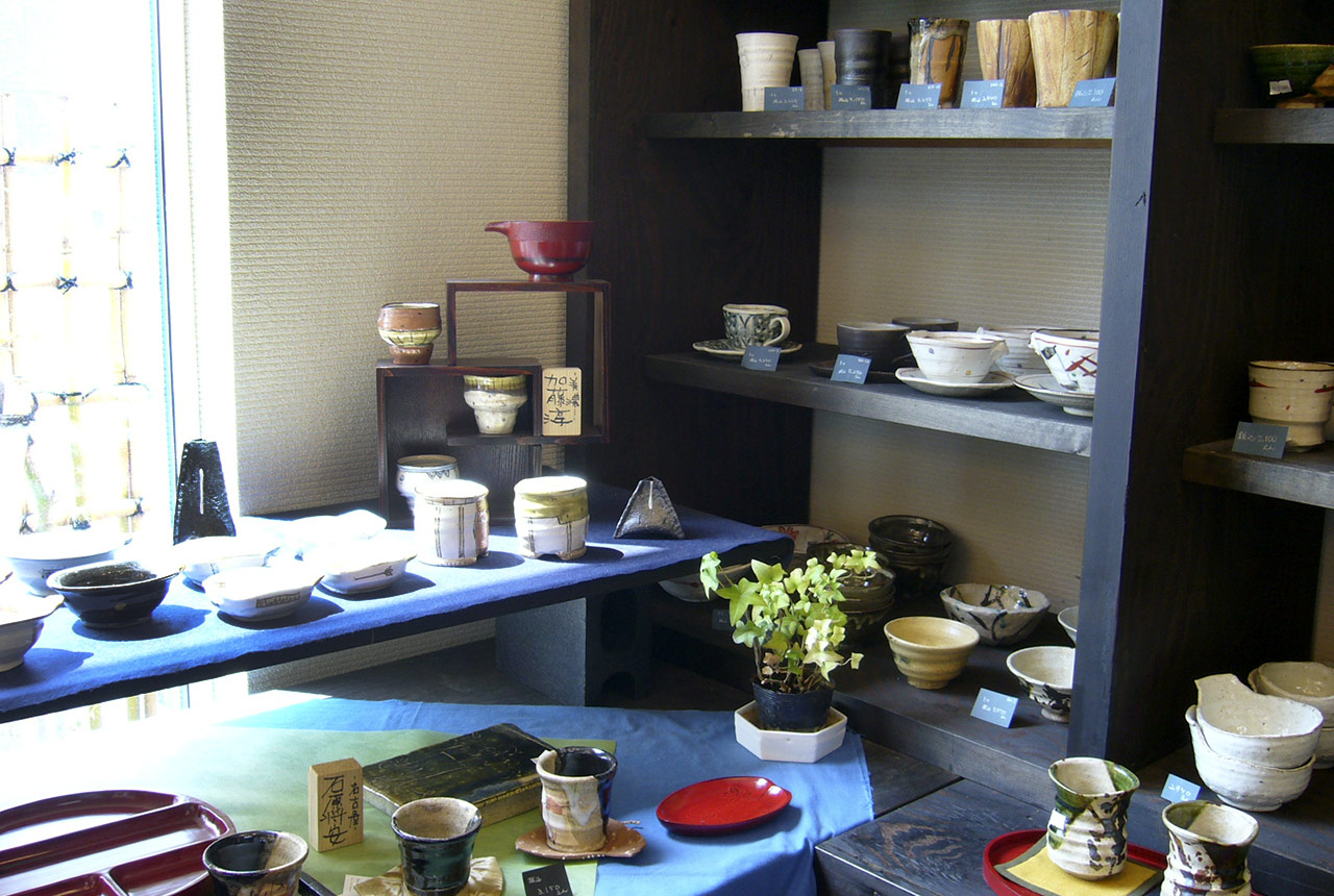 店舗内観：うつわ